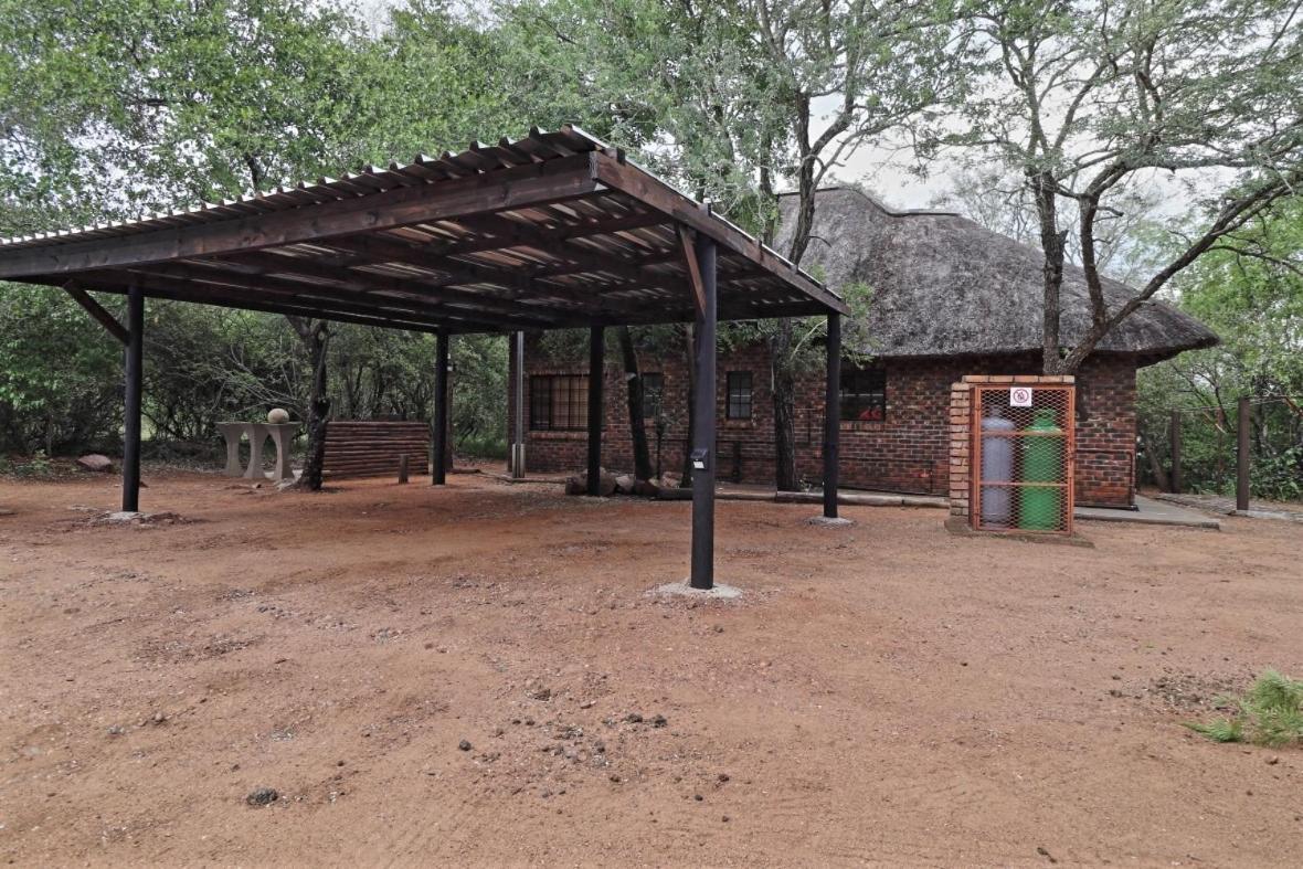 Ostrich Cottage Marloth Park Exterior photo